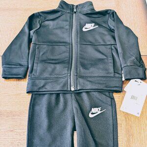 Nike Baby 2-piece Tracksuit Set - 18 Months